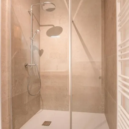 Brand New With Garden And Parking Lejlighed *