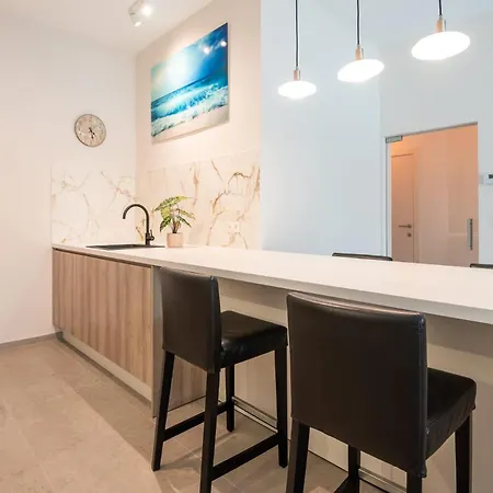 Brand New With Garden And Parking Lejlighed
